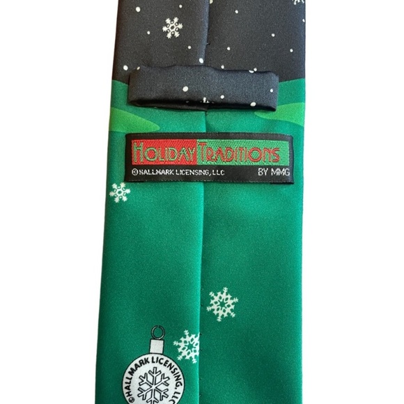 Hallmark Christmas Holiday Green Multicolor Penguin Golf Tie North Pole - Picture 5 of 6